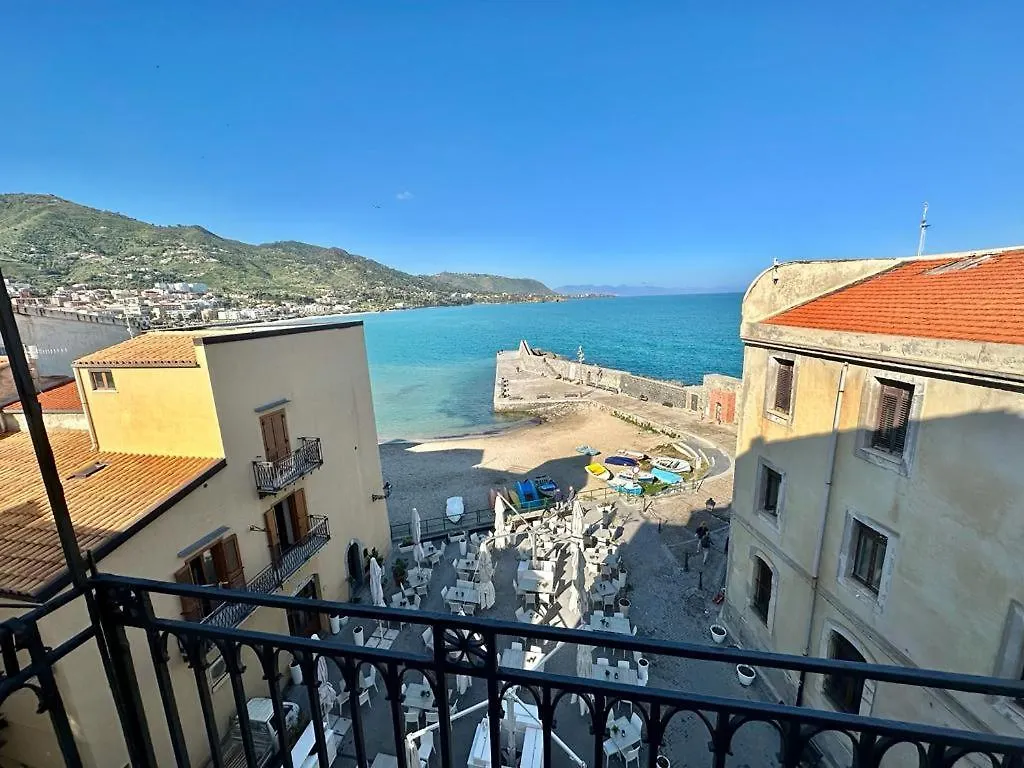 Molo Sea View Apartment Cefalu Italy