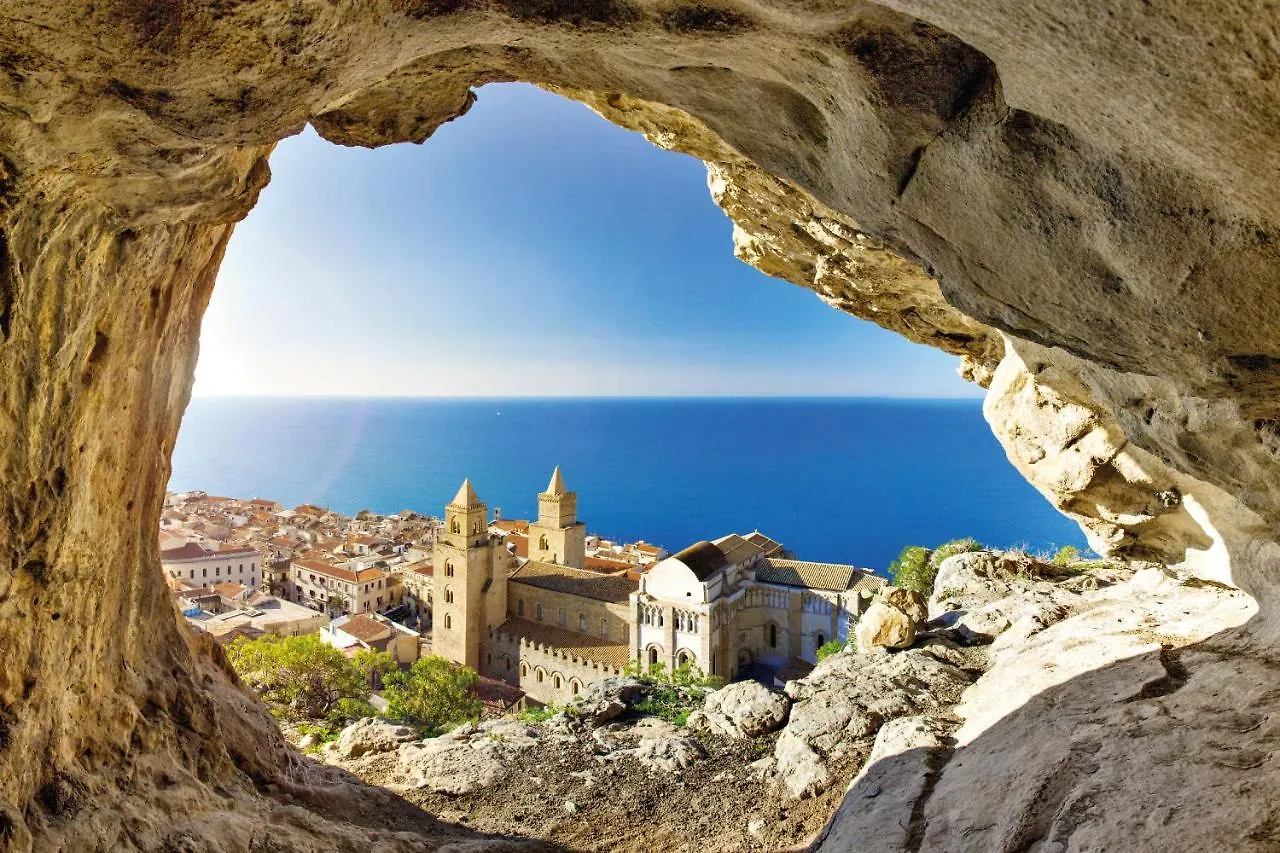 Molo Sea View Apartment Cefalu Italy